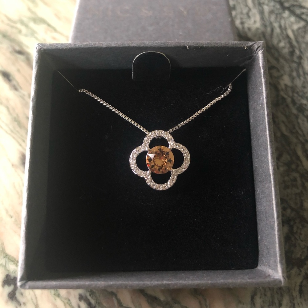 Nic & Syd: Daisy Pendant Light Topaz